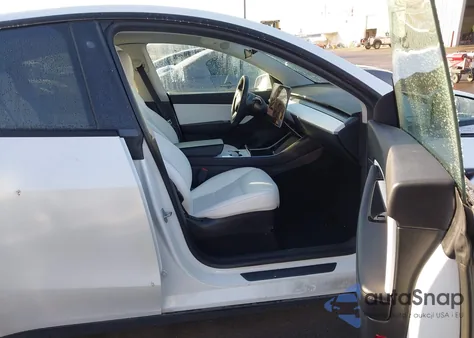 2020 Tesla Model Y Long Range Dual Motor All-Wheel Drive from USA, damaged, VIN 5YJYGDEE6LF051602
